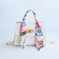 Sac Bandoulière Carré avec Foulard et Fermoir