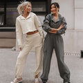 Conjunto Tracksuit com Bolso e Capuz