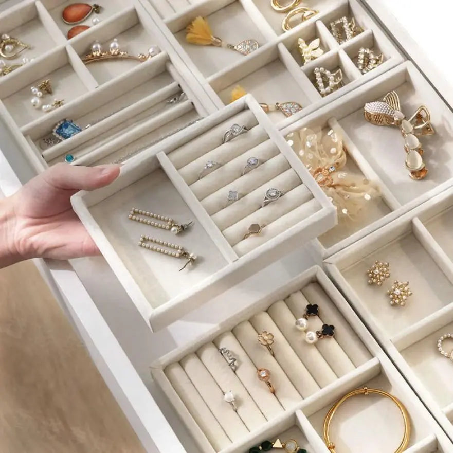 Plush jewelry storage box box rings earrings bracelets necklaces display shelf