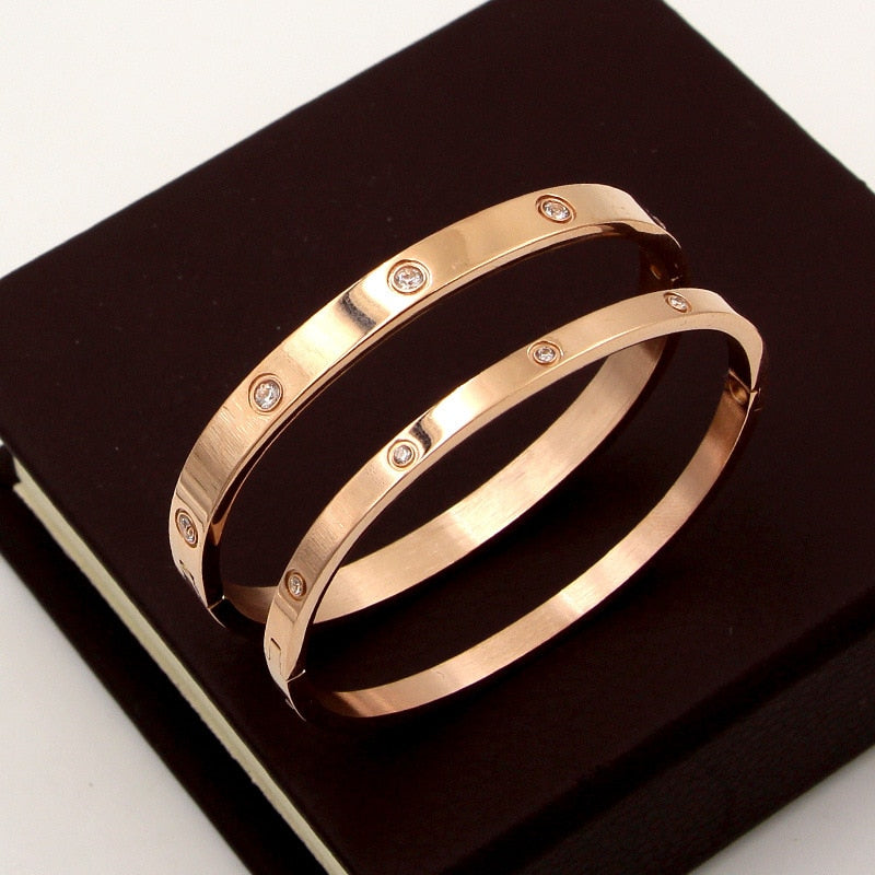 Beautiful Lovers Bracelets Woman Stainless Steel Bangles and Golden Jewelry Gifts