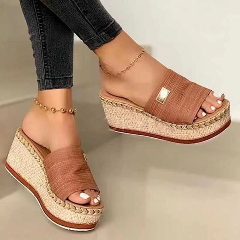 Women's sandals, casual sponge cake, sloping heels, and wearing outside