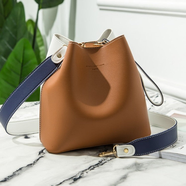 large capacity pu messenger bag