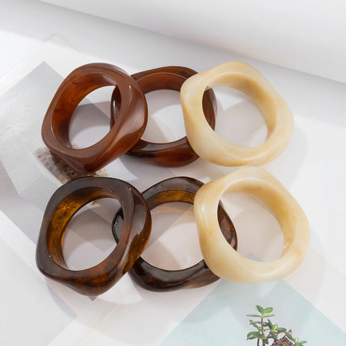 Brown irregular acrylic resin chunky bangle