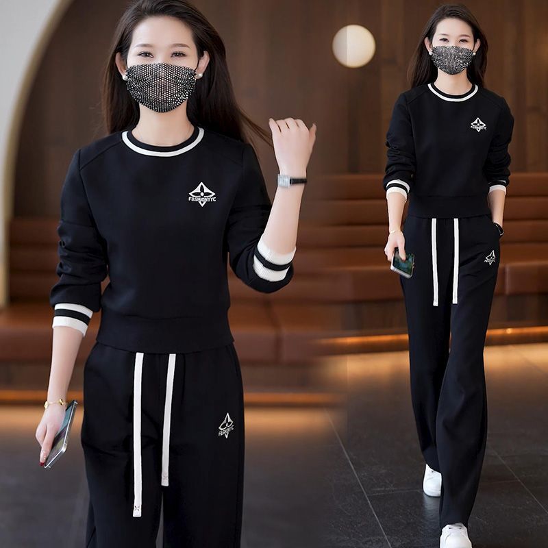 Short Hoodie Wide-Leg Tracksuit
