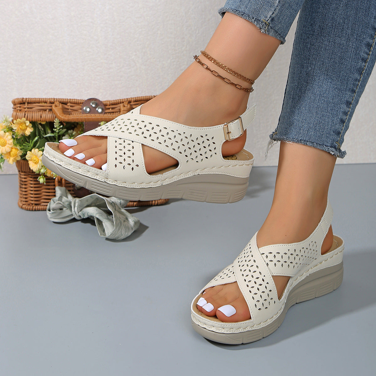 Hollow cross strap thick soled sandals for women, lightweight wedge and beach