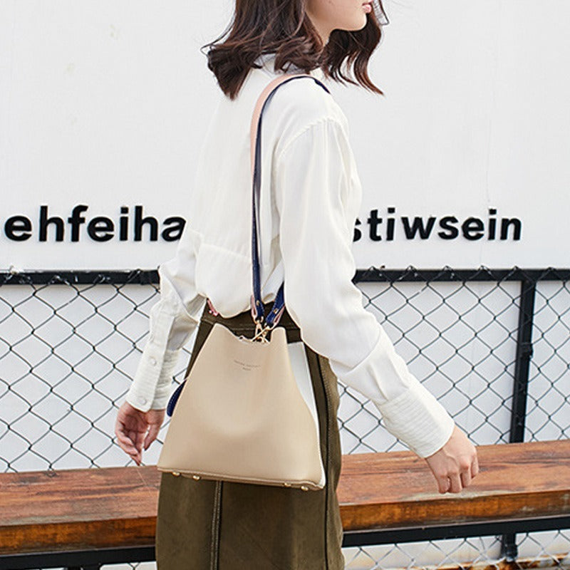 large capacity pu messenger bag