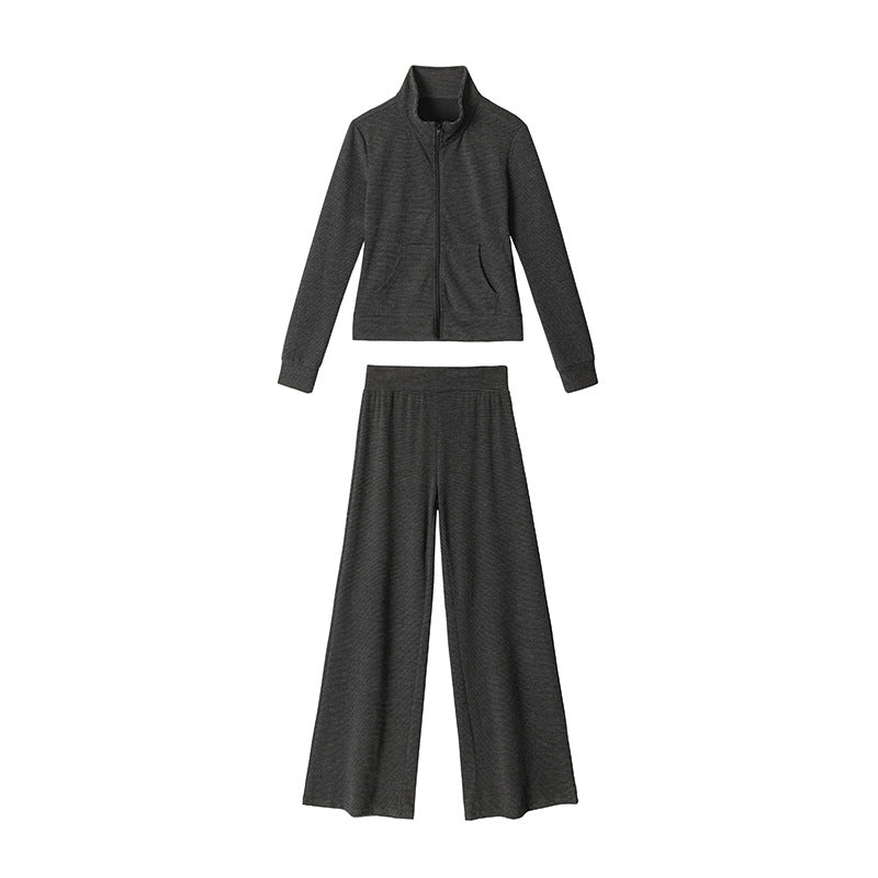 Conjunto Hoodie Listrado com Calças Retas