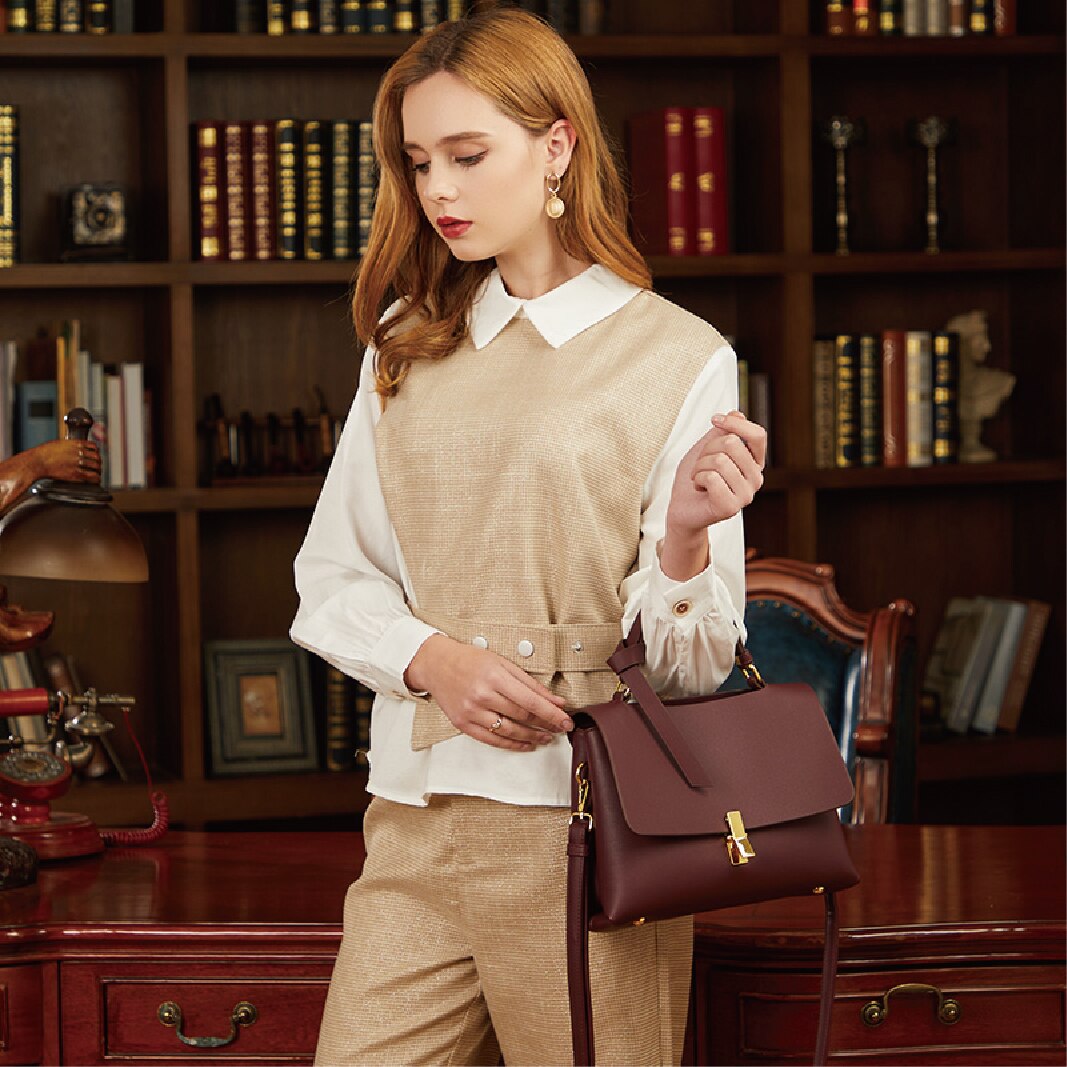 Retro Large Capacity Shoulder Bag
