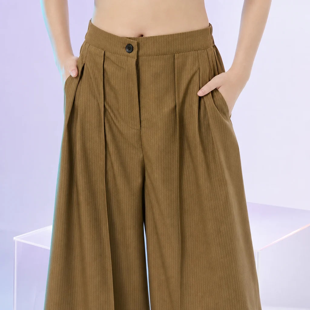 Women’s relaxed wide-leg trousers
